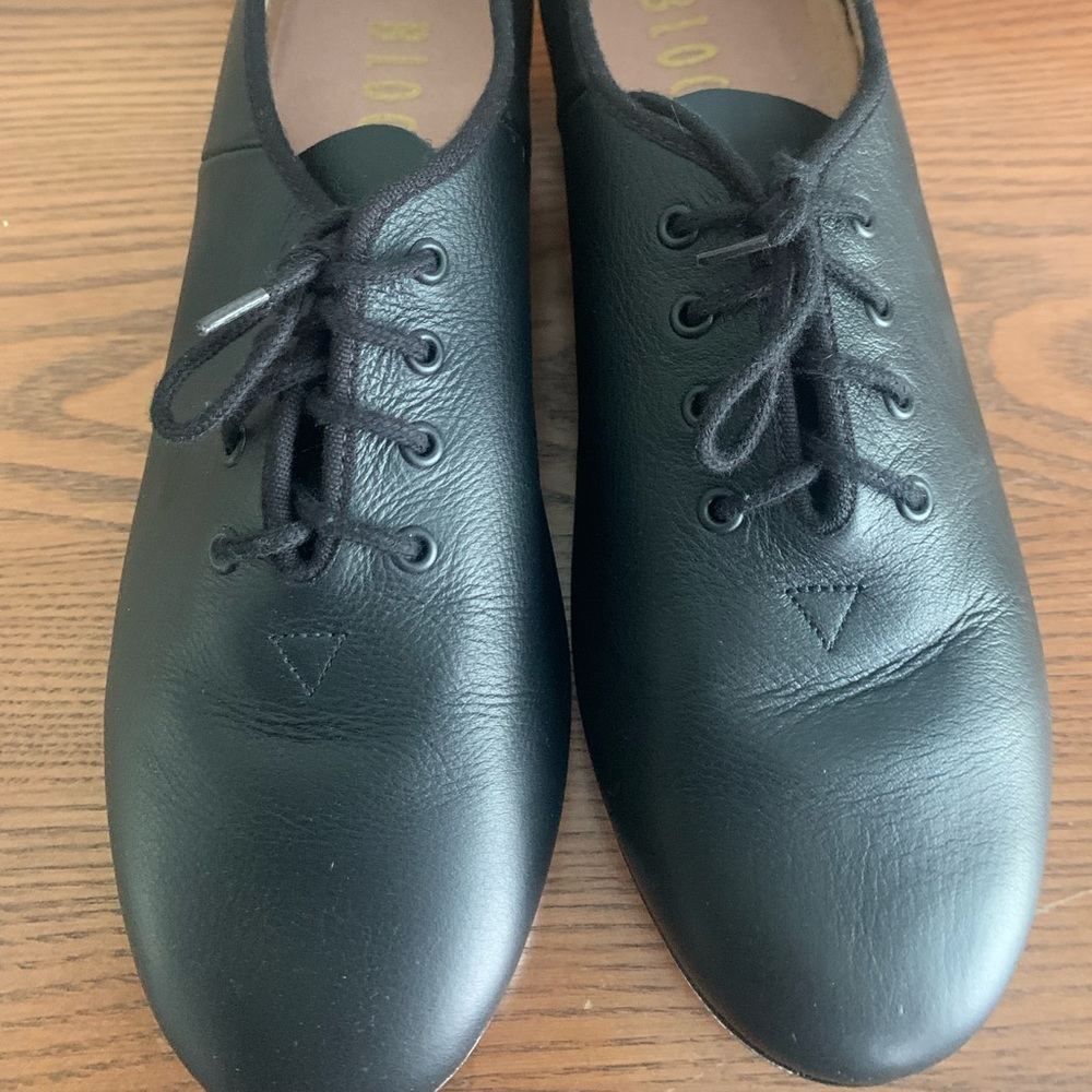 Women’s tap shoes 8.5